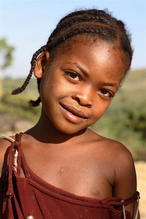 little african girl playing with toy airplane - native african girls stock pictures, royalty-free photos & images. . Tiny african girls pics
